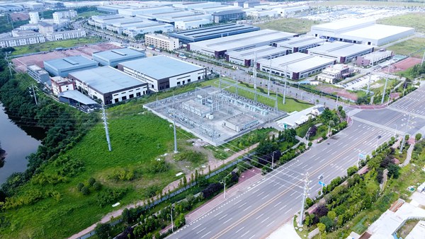 無人機自主巡檢變電站。國網(wǎng)重慶市電力公司供圖