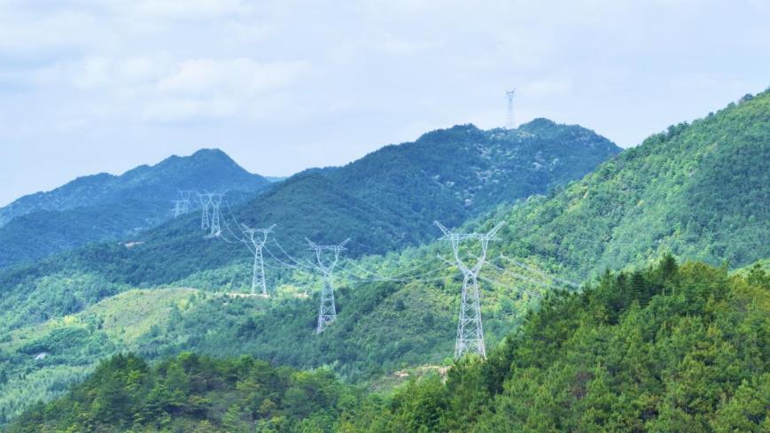 【人民日?qǐng)?bào)】“五一”攻堅(jiān)不停歇 福建汀州500千伏輸變電工程加速推進(jìn)