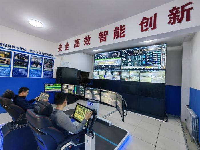 國能神東榆家梁煤礦43207工作面地面控制中心。供圖