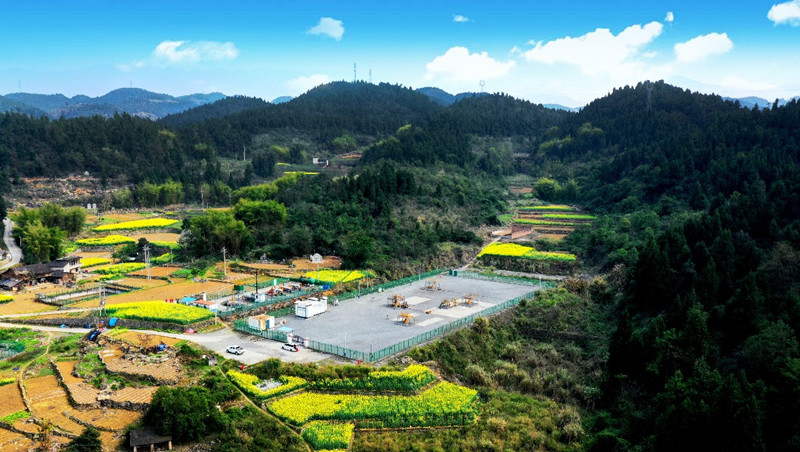 涪陵頁巖氣田采氣平臺航拍。李占軍攝