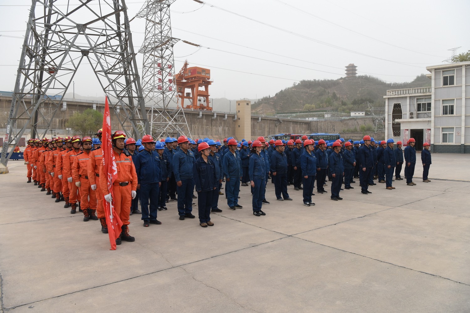 劉家峽水電廠舉行2024年政企協(xié)同防汛綜合應(yīng)急演練 (2).JPG 劉家峽水電廠舉行2024年政企協(xié)同防汛綜合應(yīng)急演練 (2).JPG
