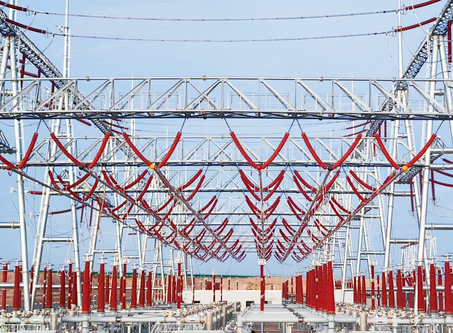 甘肅蘭州紅樂330千伏輸變電工程竣工投運。李小東攝.jpg