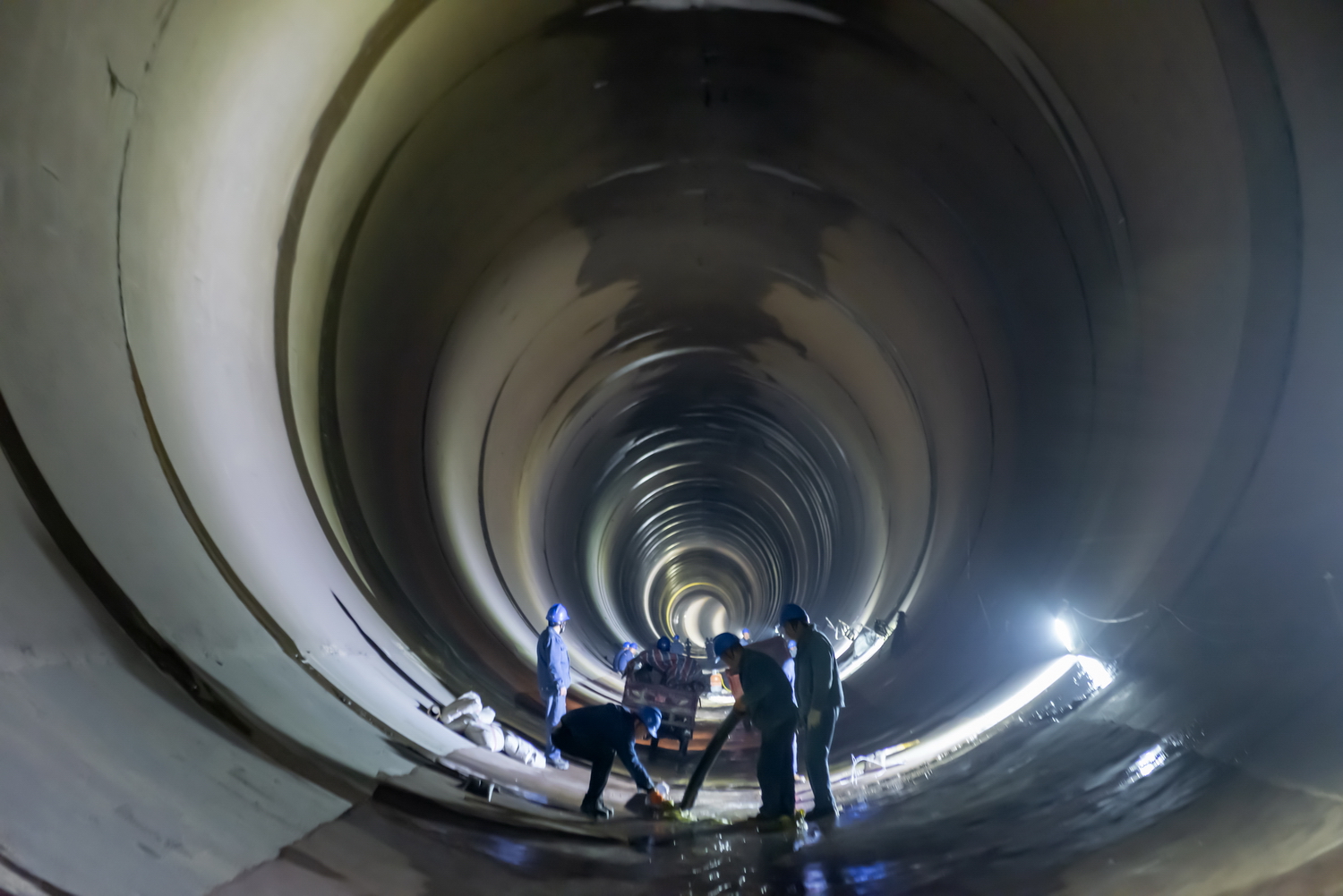 劉家峽水電廠：洮河口排沙洞洞身檢修順利展開(kāi).jpg