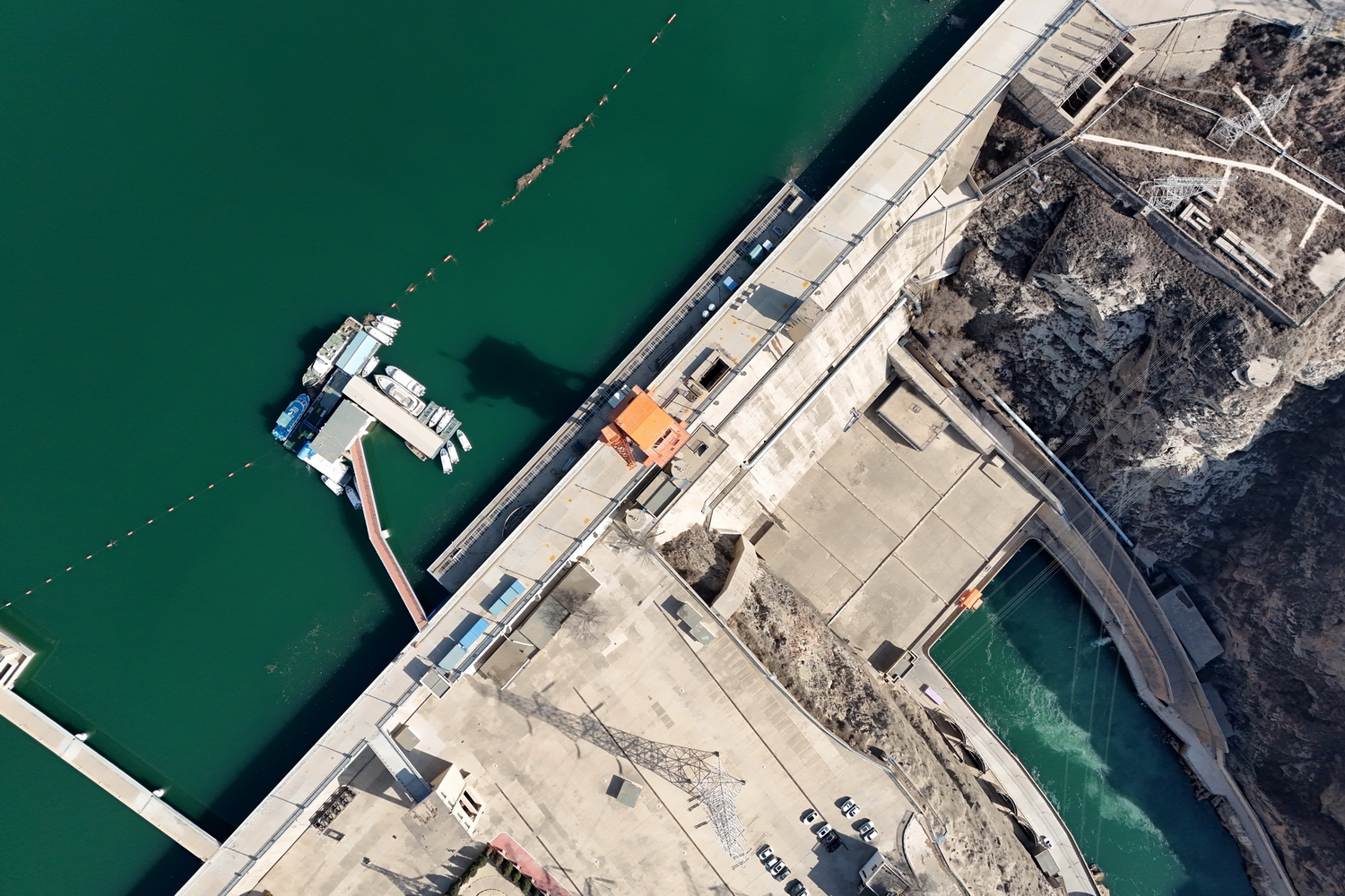 劉家峽水庫逐步加大出庫流量保障下游春灌用水 (3).JPG