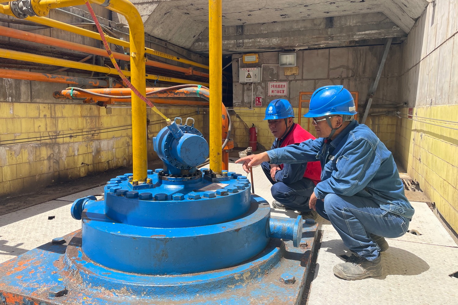 劉家峽水電廠：3號機工作閘門無水試驗、系統(tǒng)耐壓試驗順利完成(1).jpg