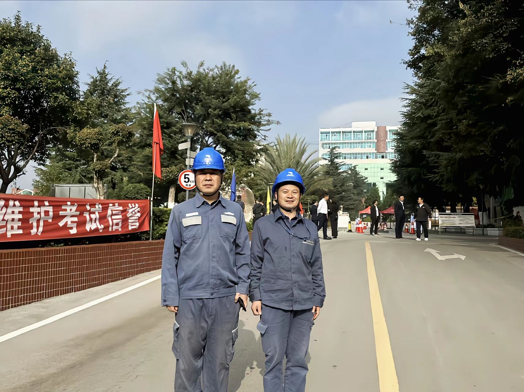 3、保電地點保供電現(xiàn)場.jpg