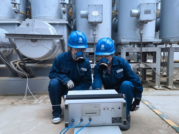 劉家峽水電廠開展高溫環(huán)境帶電檢測作業(yè)_600.jpg