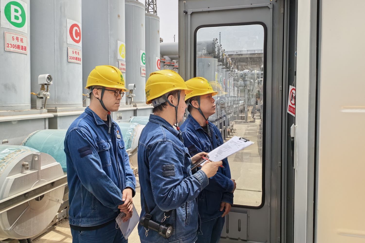 劉家峽水電廠：多措并舉確保高考期間電力可靠供應(yīng).jpg