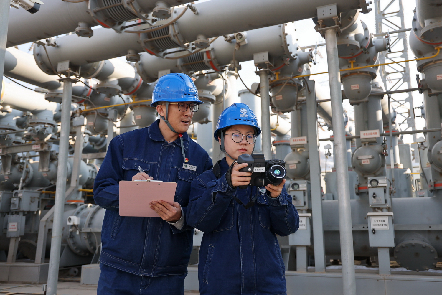 劉家峽水電廠：元旦保電告捷 守護(hù)萬家燈火迎新年.jpg
