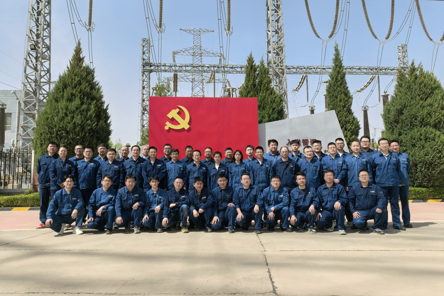 劉家峽水電廠：青春筑夢(mèng)劉電 奉獻(xiàn)點(diǎn)亮光明 (1).jpg